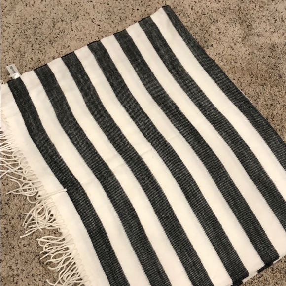 Pashmina style scarf - Picture 3 of 3